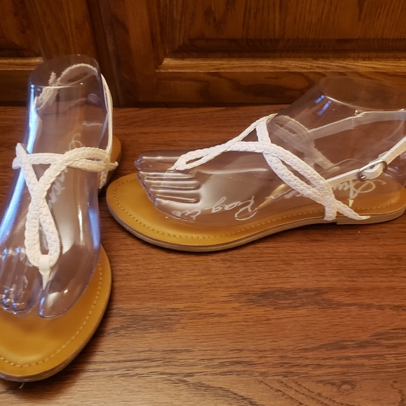 American Rag Sandals! - Picture 2 of 8